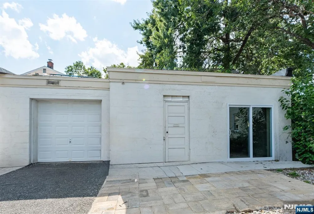 307 Washington Avenue Hackensack, NJ 07601