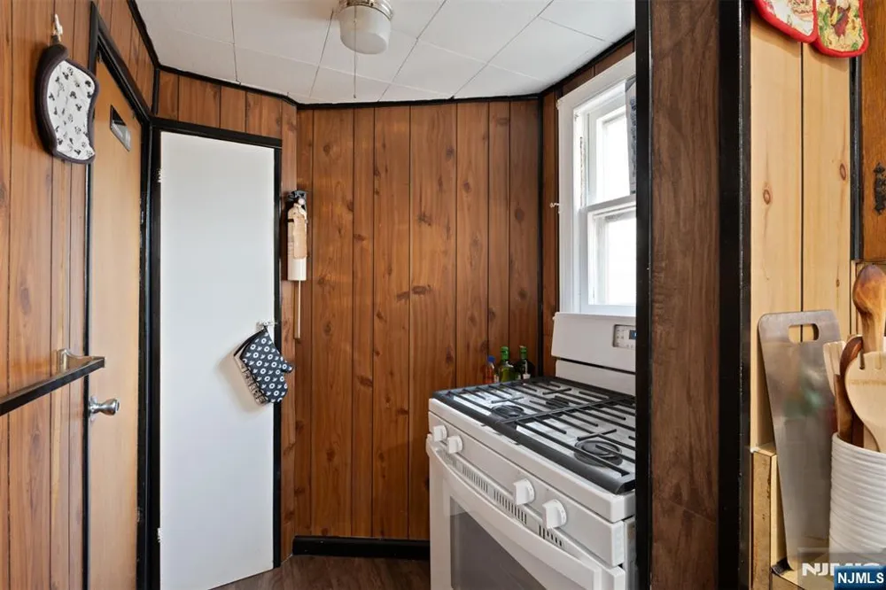 307 Washington Avenue Hackensack, NJ 07601