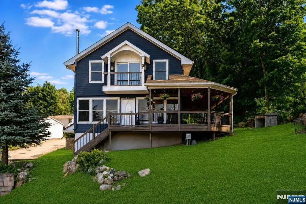 2 San Bar Drive Jefferson Township, NJ 07849