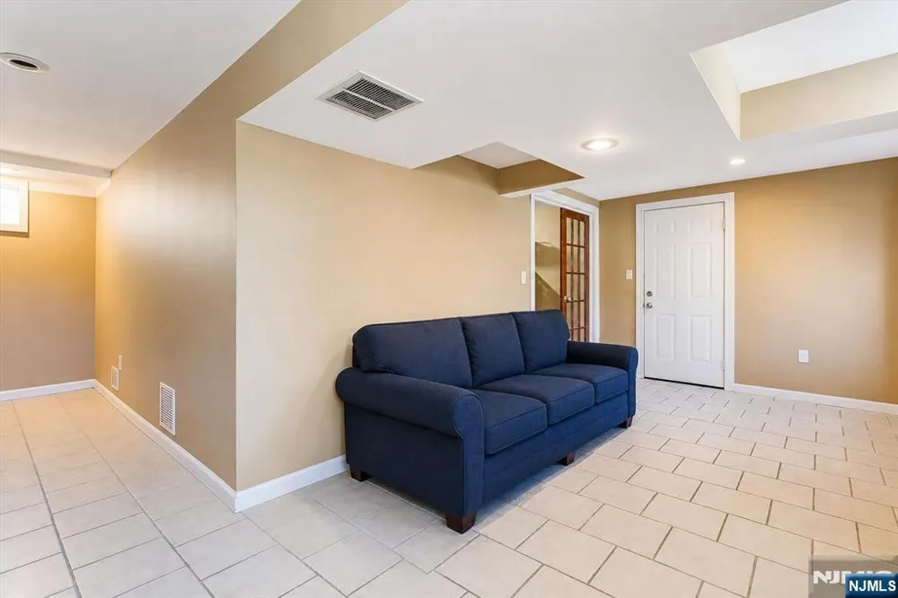 2 San Bar Drive Jefferson Township, NJ 07849