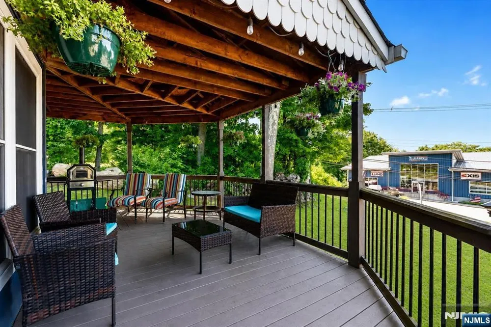 2 San Bar Drive Jefferson Township, NJ 07849