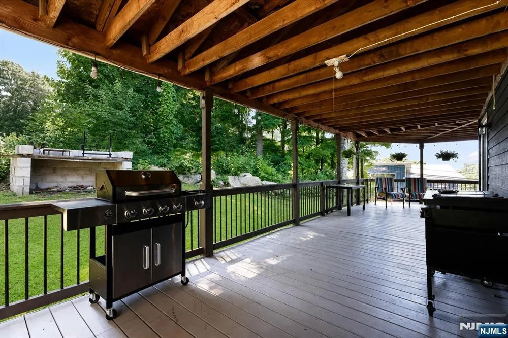 2 San Bar Drive Jefferson Township, NJ 07849