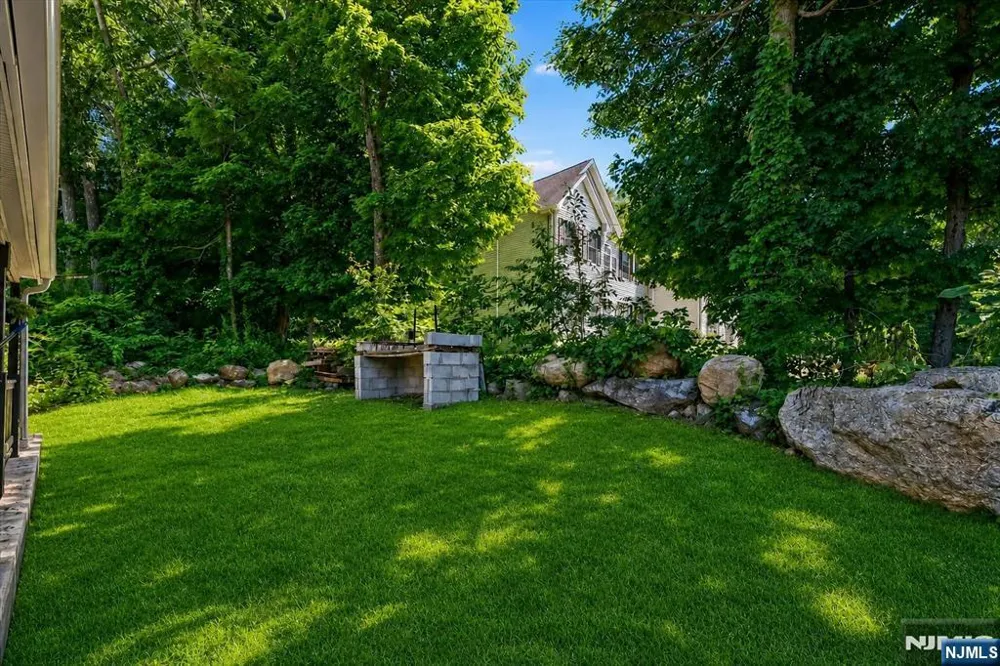 2 San Bar Drive Jefferson Township, NJ 07849