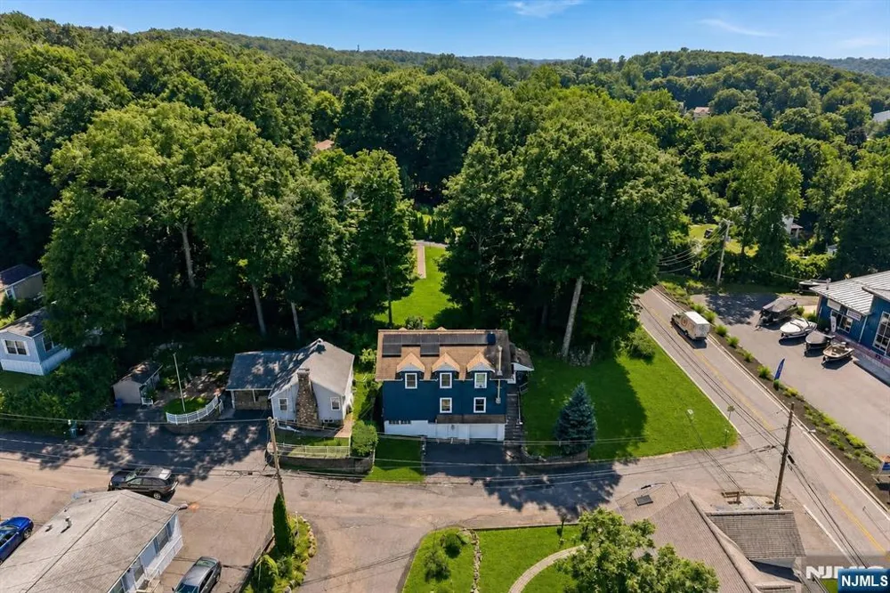 2 San Bar Drive Jefferson Township, NJ 07849