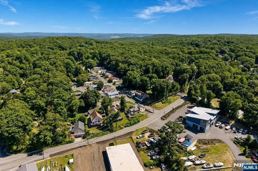 2 San Bar Drive Jefferson Township, NJ 07849
