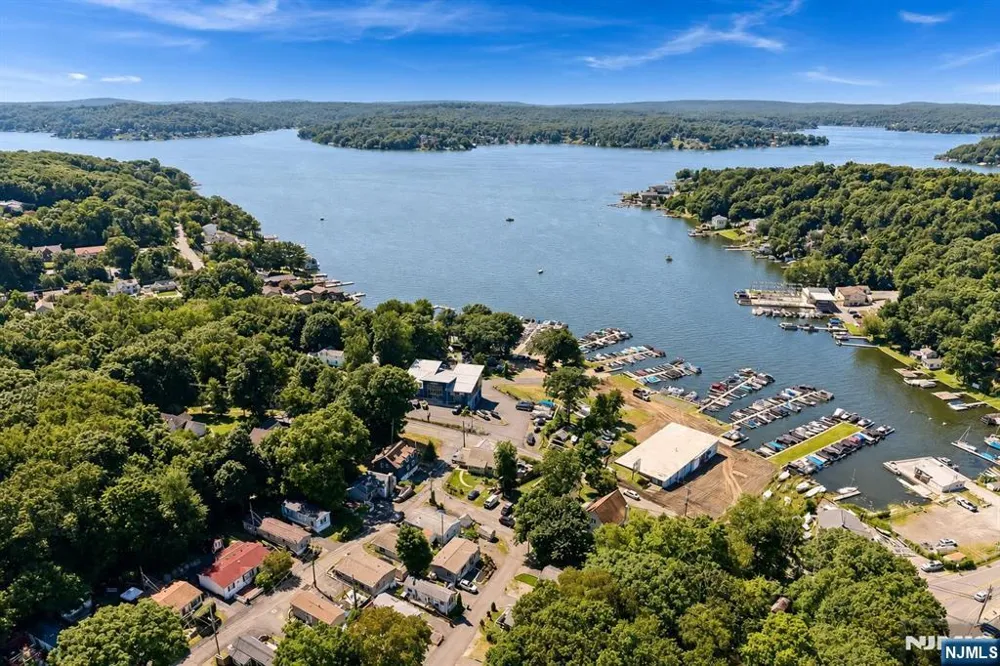 2 San Bar Drive Jefferson Township, NJ 07849