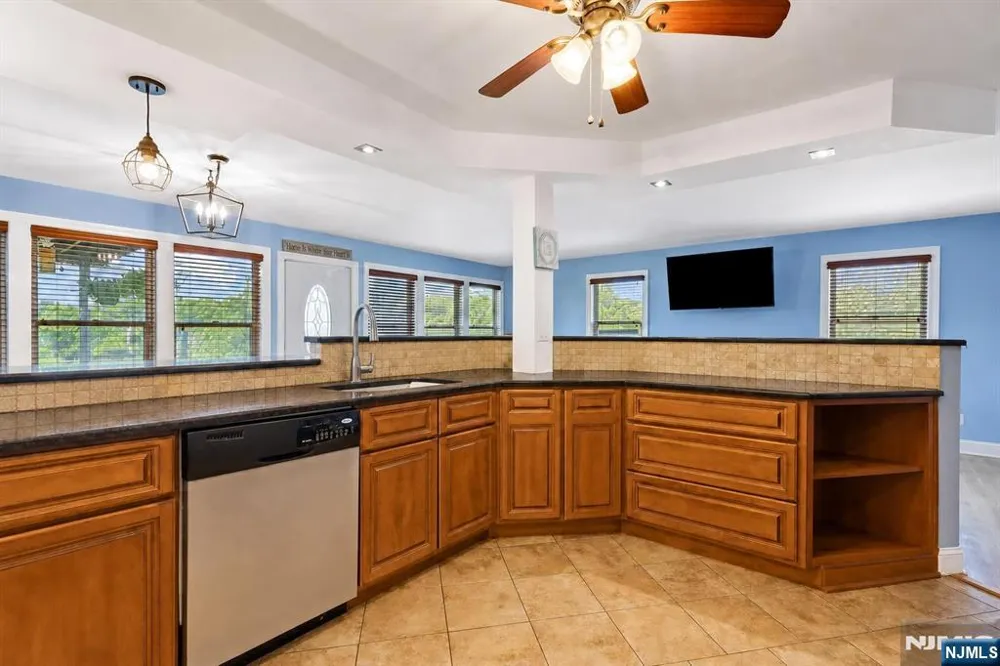 2 San Bar Drive Jefferson Township, NJ 07849