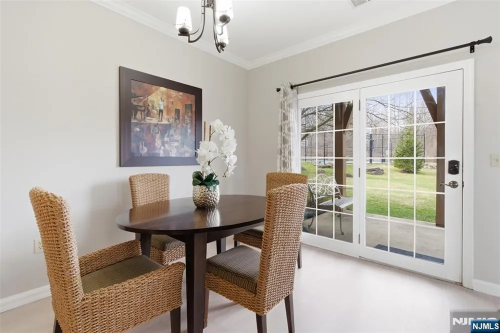 2 Pine Crescent 14 Vernon, NJ 07462