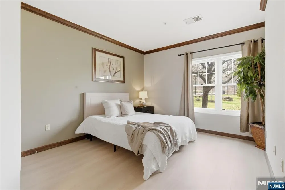 2 Pine Crescent 14 Vernon, NJ 07462