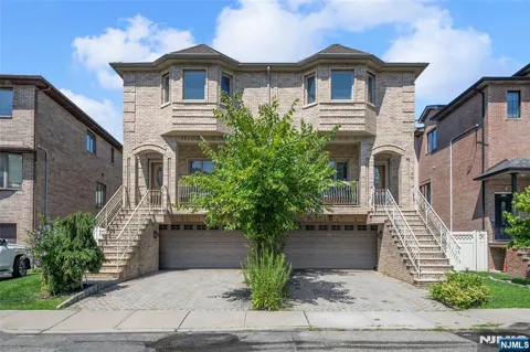 767 End Avenue