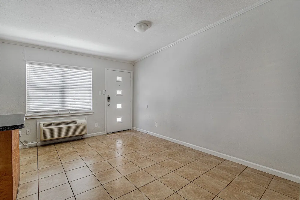 304 E Mitchell Street Arlington, TX 76010