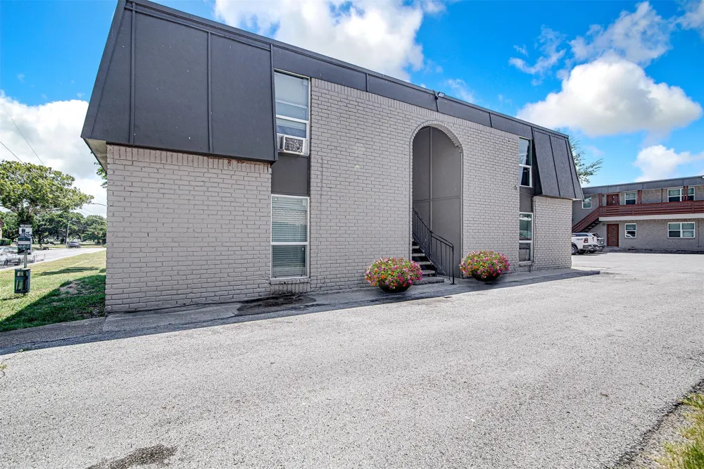 304 E Mitchell Street Arlington, TX 76010