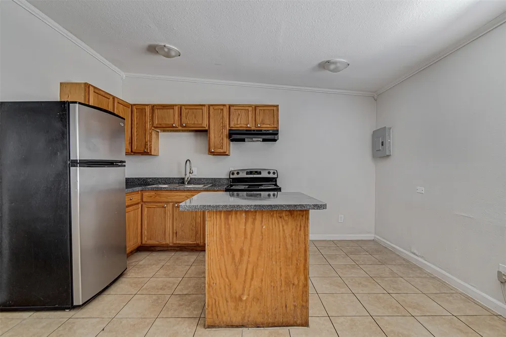 304 E Mitchell Street Arlington, TX 76010