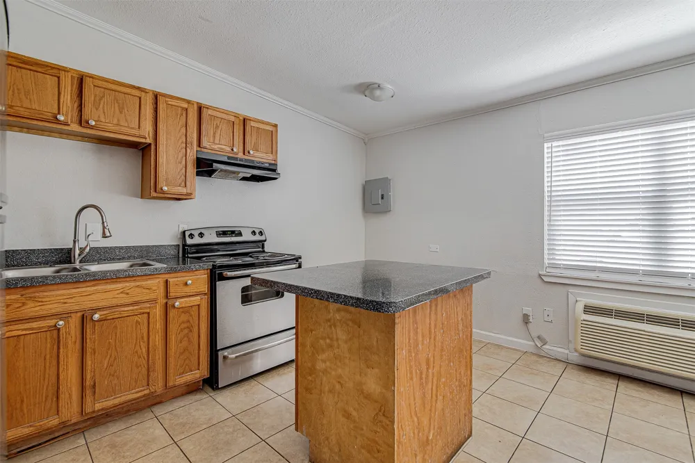 304 E Mitchell Street Arlington, TX 76010