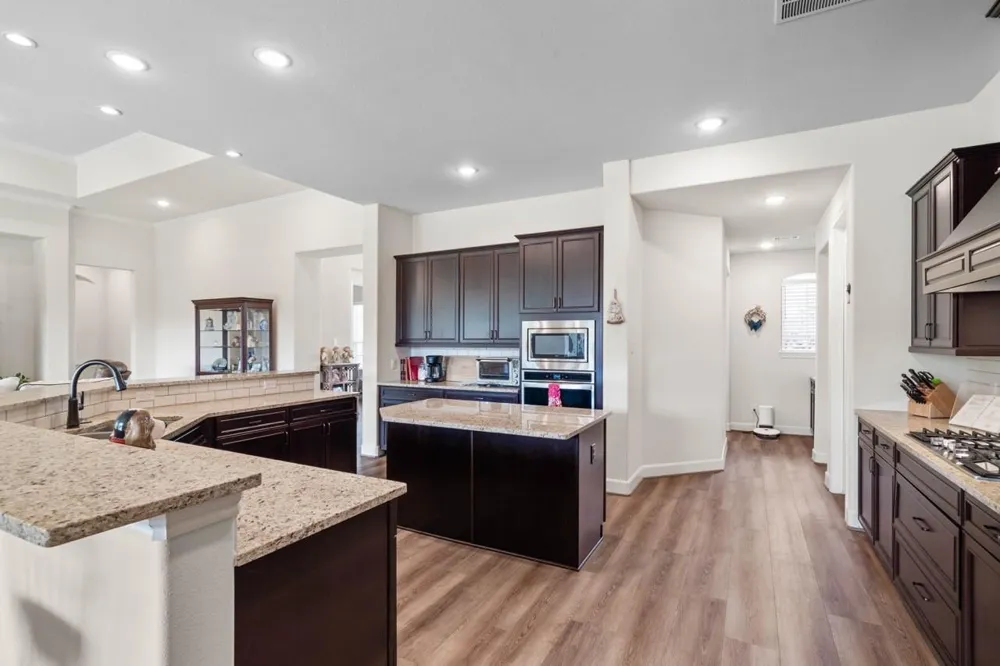 305 Champions Court El Campo, TX 77437