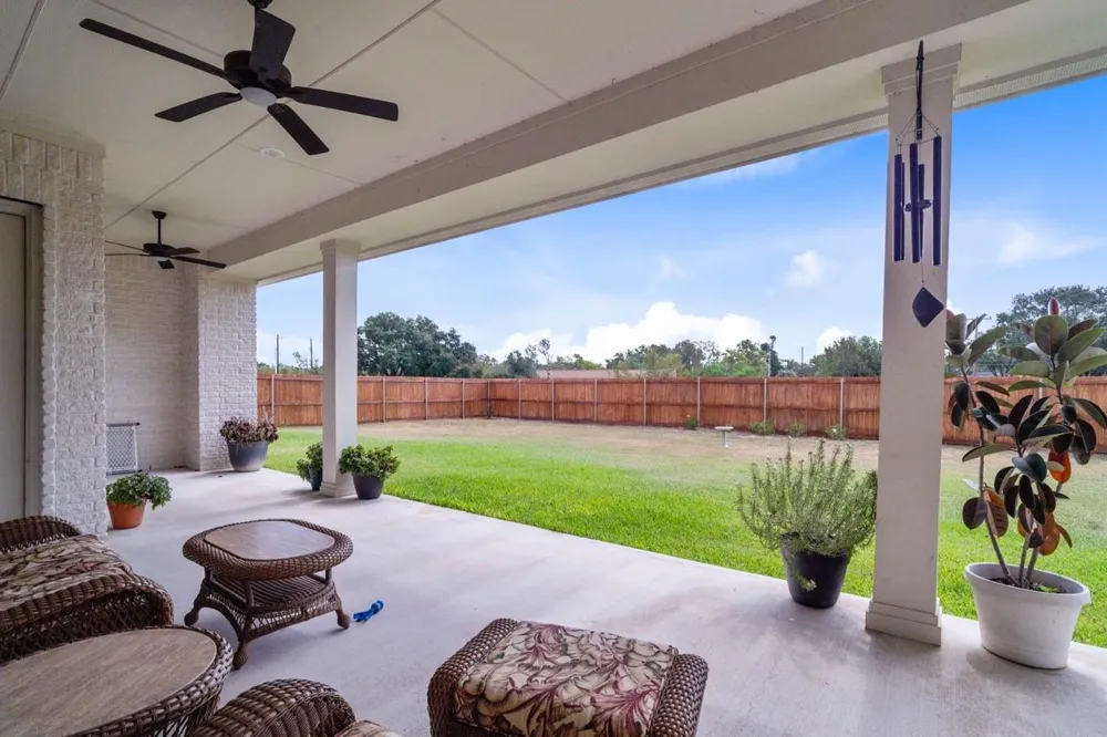 305 Champions Court El Campo, TX 77437