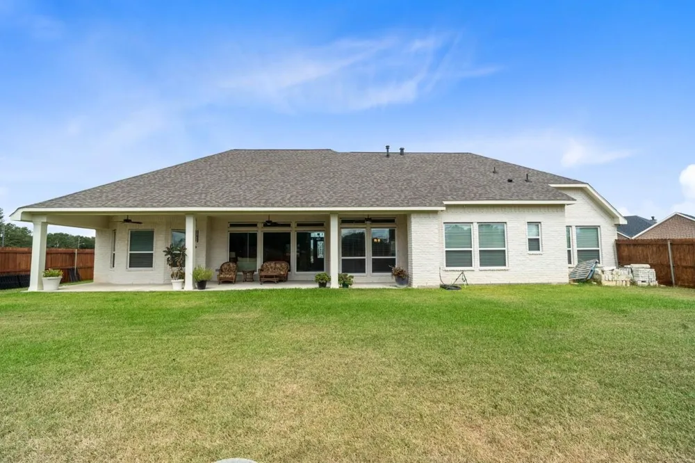 305 Champions Court El Campo, TX 77437