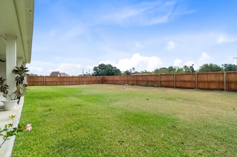 305 Champions Court El Campo, TX 77437