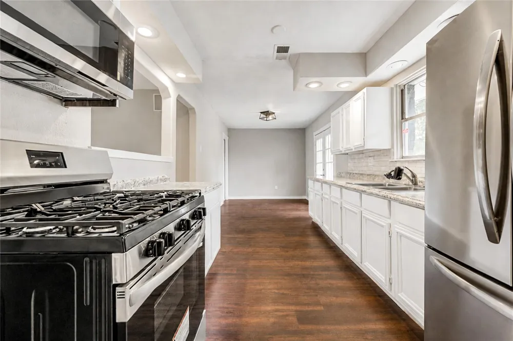 2614 7th Avenue Texas City, TX 77590