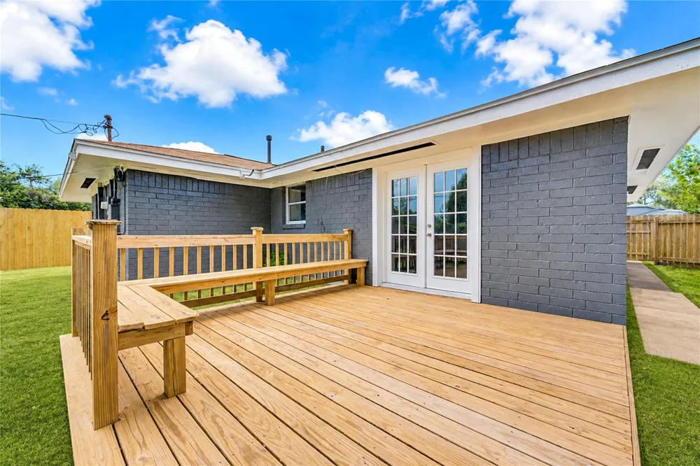 2614 7th Avenue Texas City, TX 77590