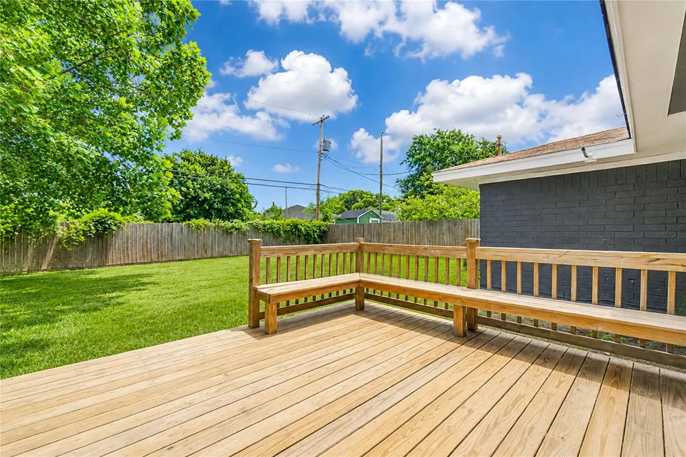 2614 7th Avenue Texas City, TX 77590