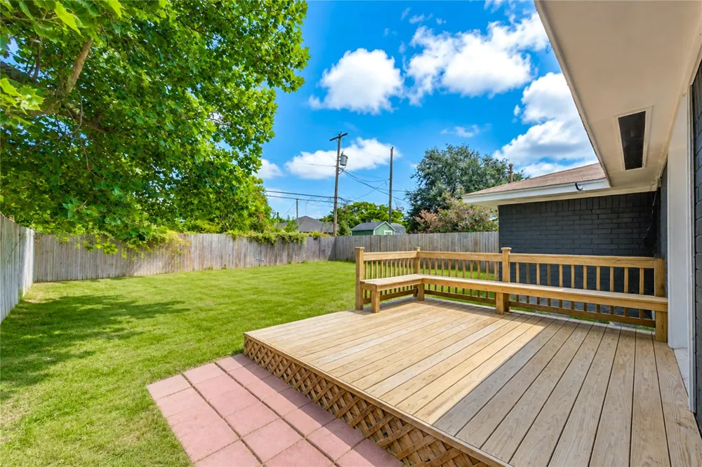 2614 7th Avenue Texas City, TX 77590