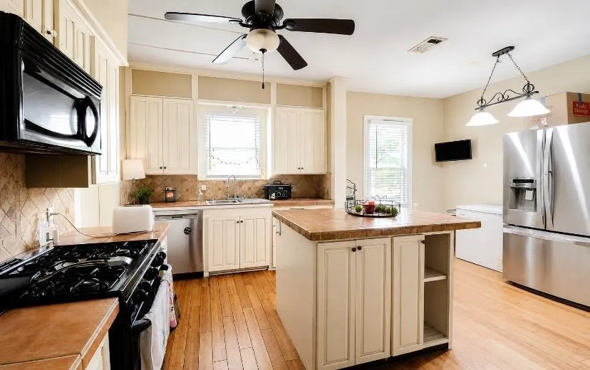 315 S Johnson Street Alvin, TX 77511
