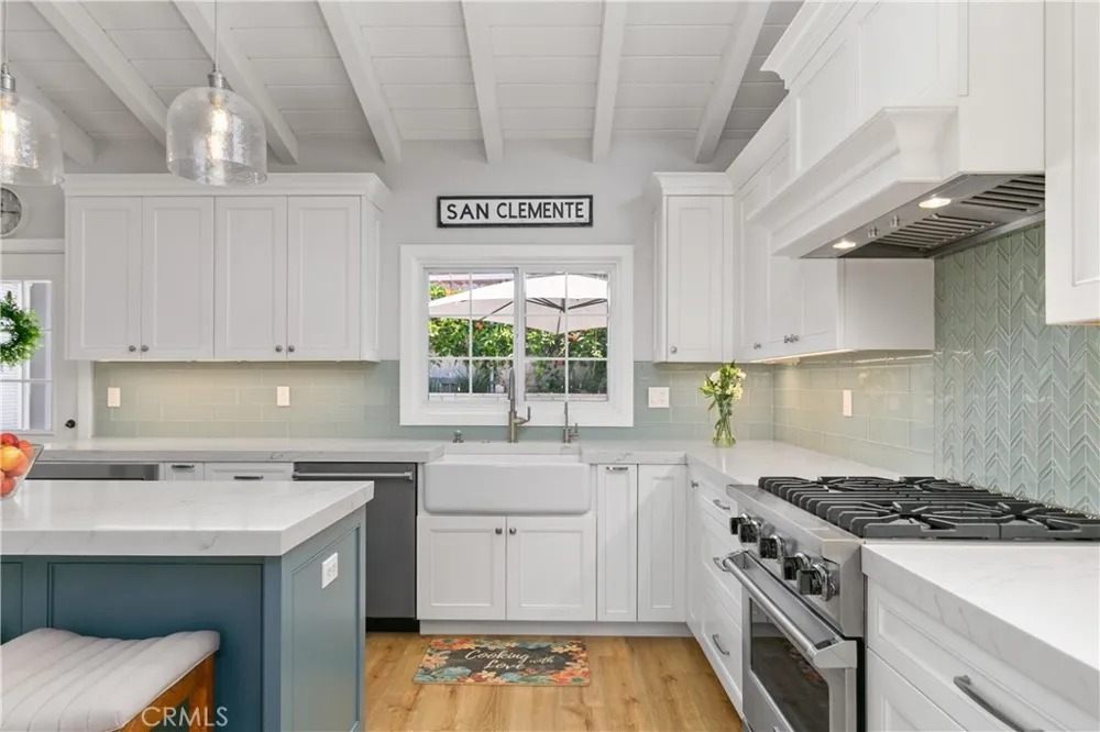 127 West Avenida De Los Lobos Marinos San Clemente, CA 92672