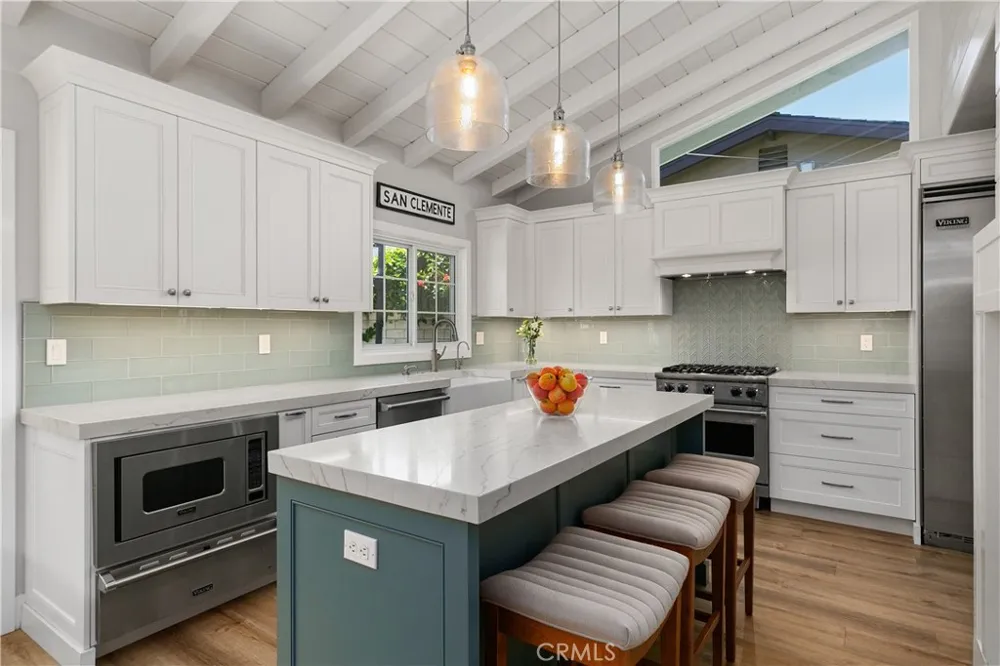 127 West Avenida De Los Lobos Marinos San Clemente, CA 92672