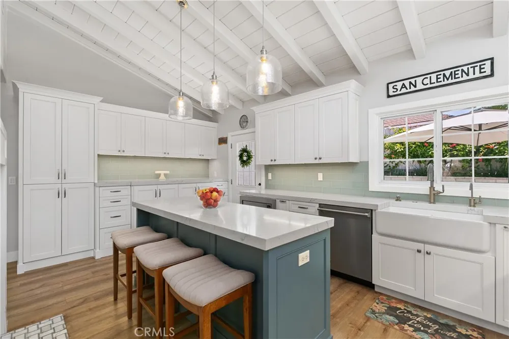 127 West Avenida De Los Lobos Marinos San Clemente, CA 92672
