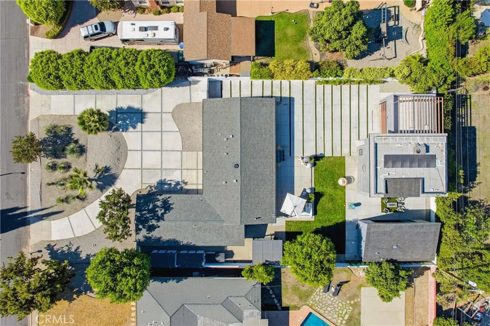 9400 Encino Avenue Northridge, CA 91325