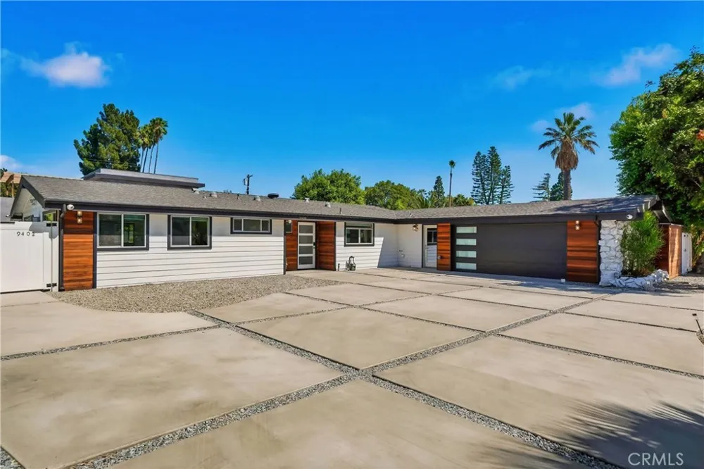 9400 Encino Avenue Northridge, CA 91325