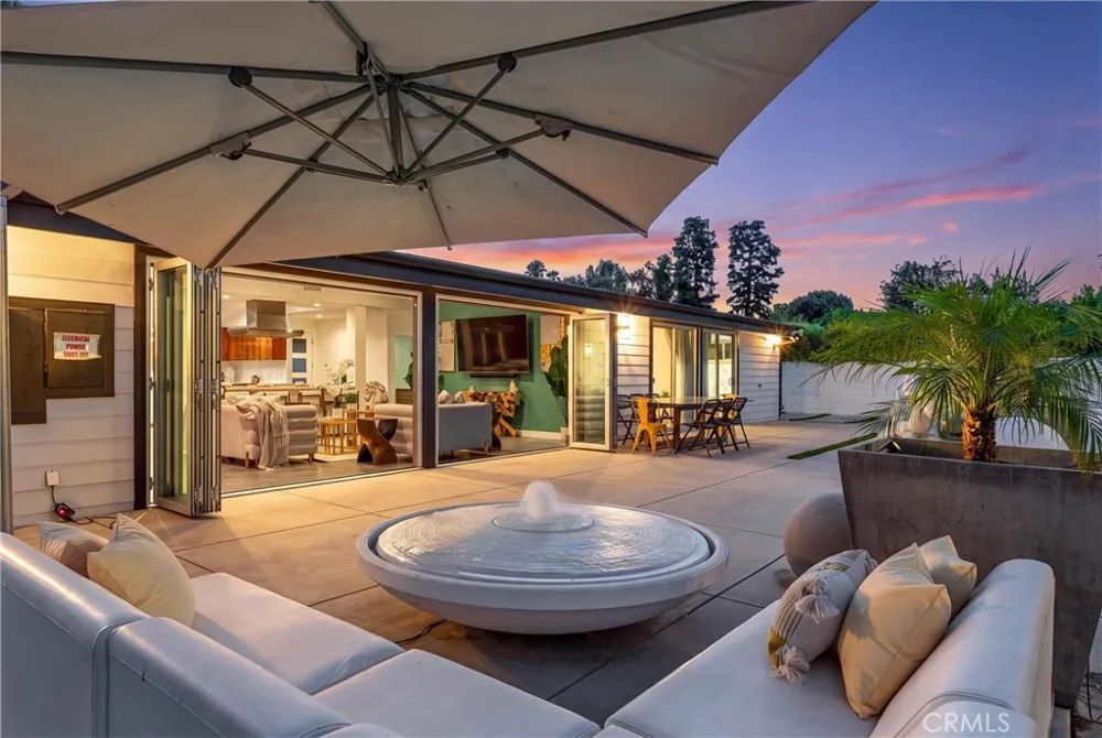 9400 Encino Avenue Northridge, CA 91325