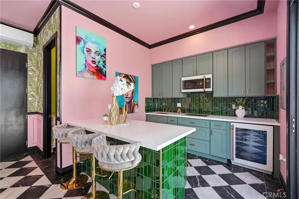 9400 Encino Avenue Northridge, CA 91325