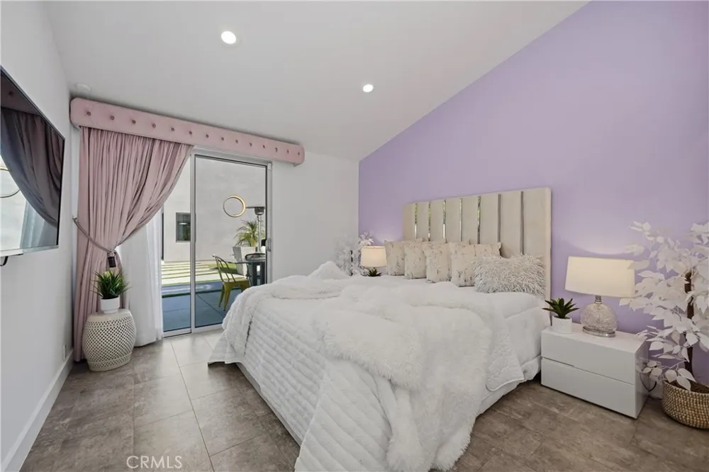 9400 Encino Avenue Northridge, CA 91325
