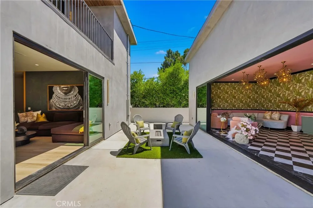9400 Encino Avenue Northridge, CA 91325