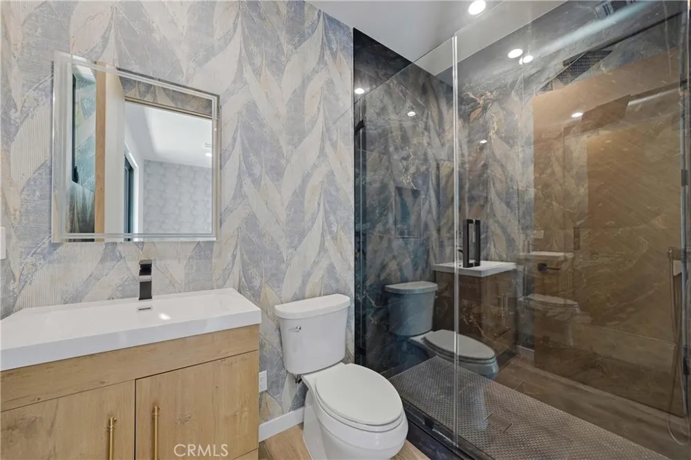 9400 Encino Avenue Northridge, CA 91325