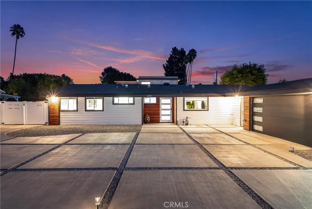 9400 Encino Avenue Northridge, CA 91325