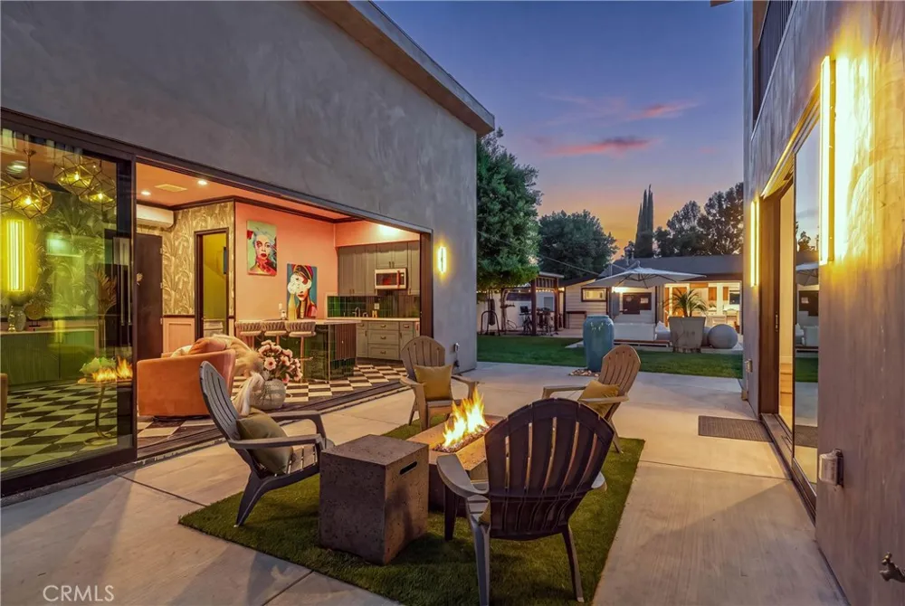 9400 Encino Avenue Northridge, CA 91325