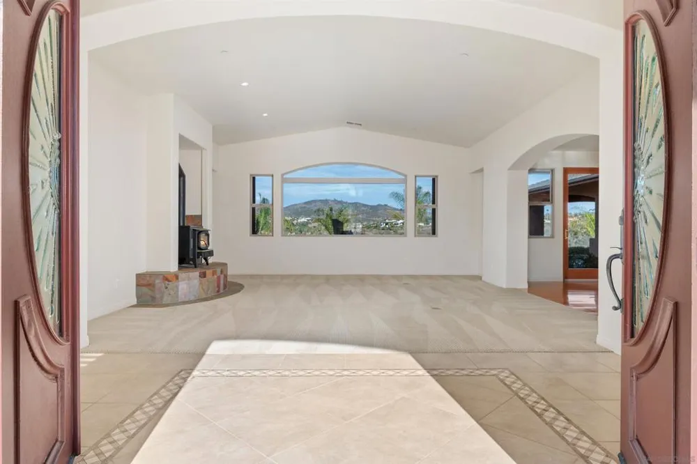 17429 Rancho Del Rio Rancho Santa Fe, CA 92067