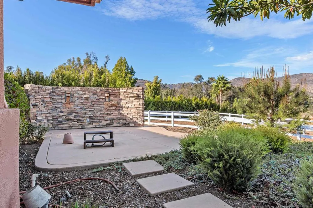 17429 Rancho Del Rio Rancho Santa Fe, CA 92067
