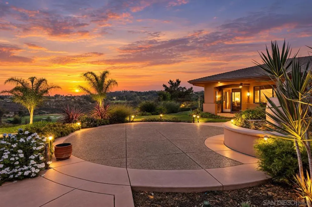 17429 Rancho Del Rio Rancho Santa Fe, CA 92067