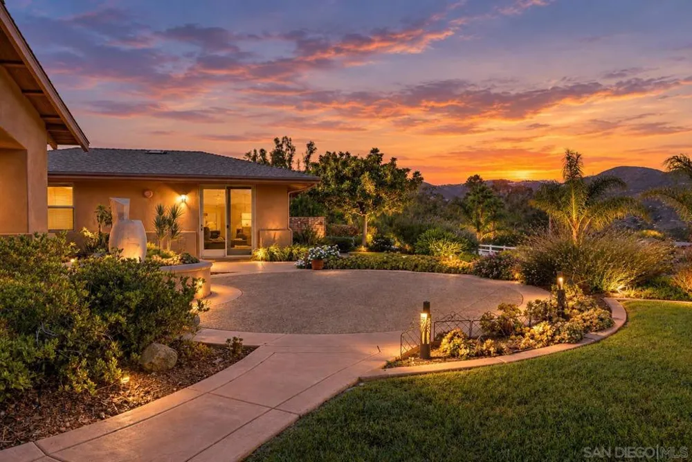17429 Rancho Del Rio Rancho Santa Fe, CA 92067