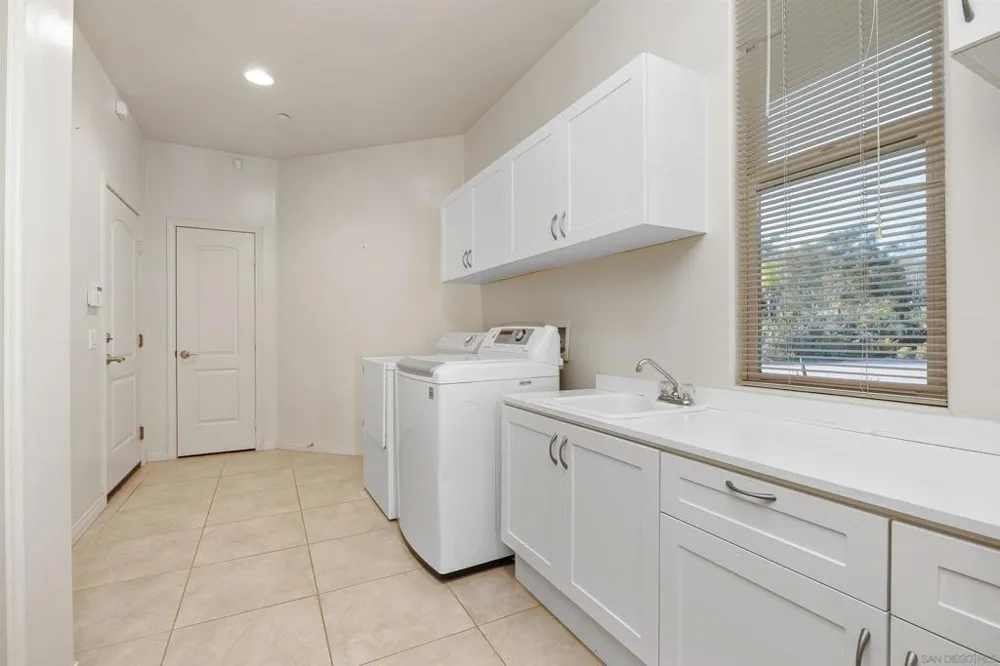 17429 Rancho Del Rio Rancho Santa Fe, CA 92067