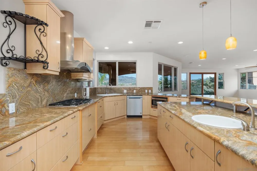 17429 Rancho Del Rio Rancho Santa Fe, CA 92067