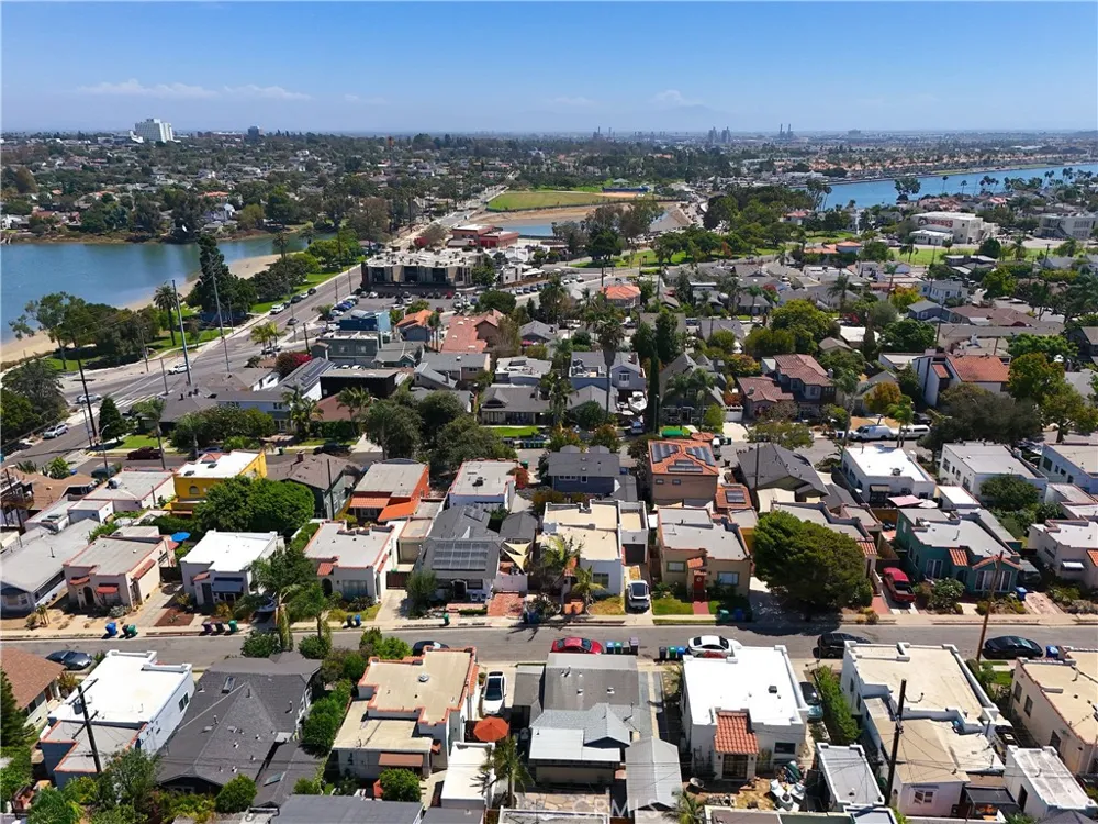 329 Eliot Lane Long Beach, CA 90814