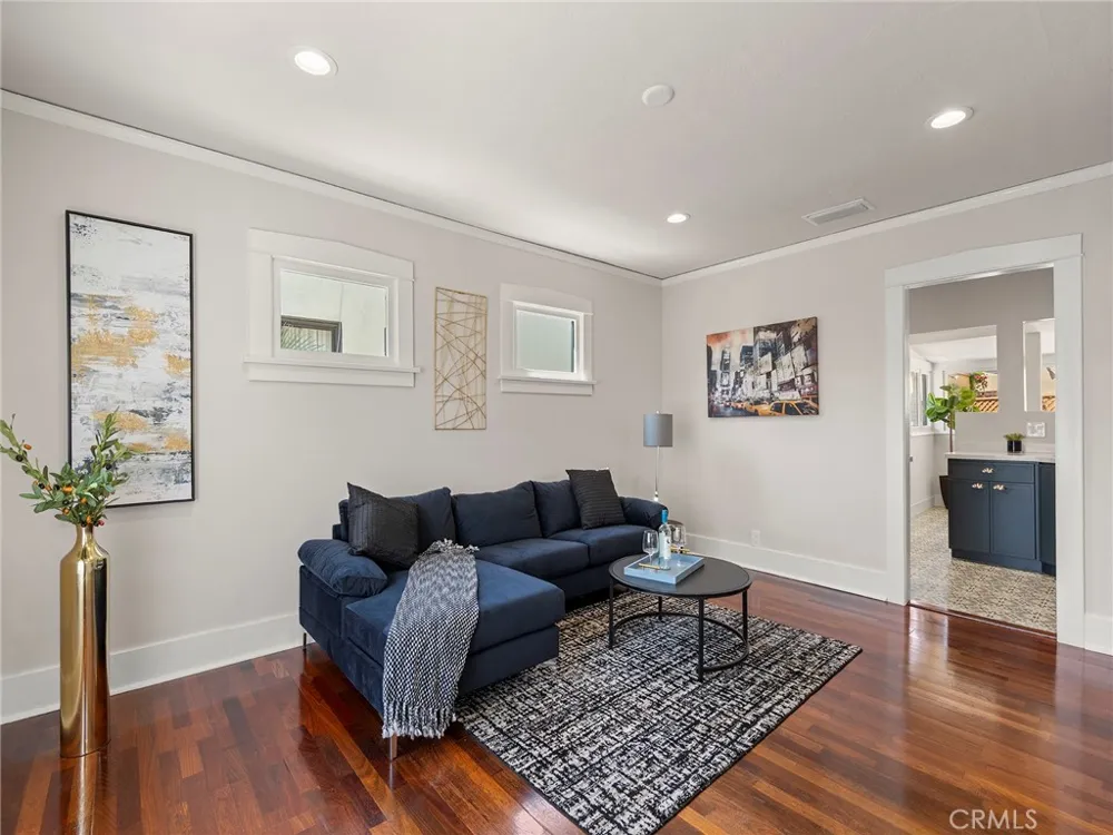 329 Eliot Lane Long Beach, CA 90814