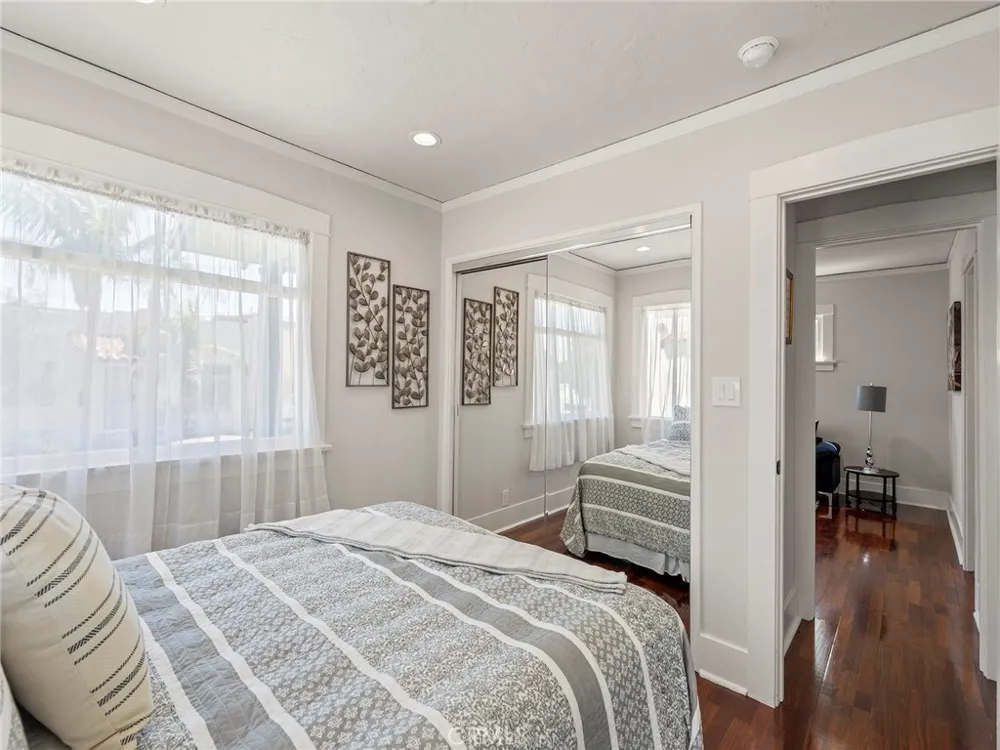 329 Eliot Lane Long Beach, CA 90814