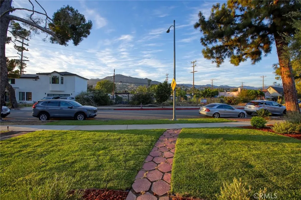 822 Monterey Glendale, CA 91206