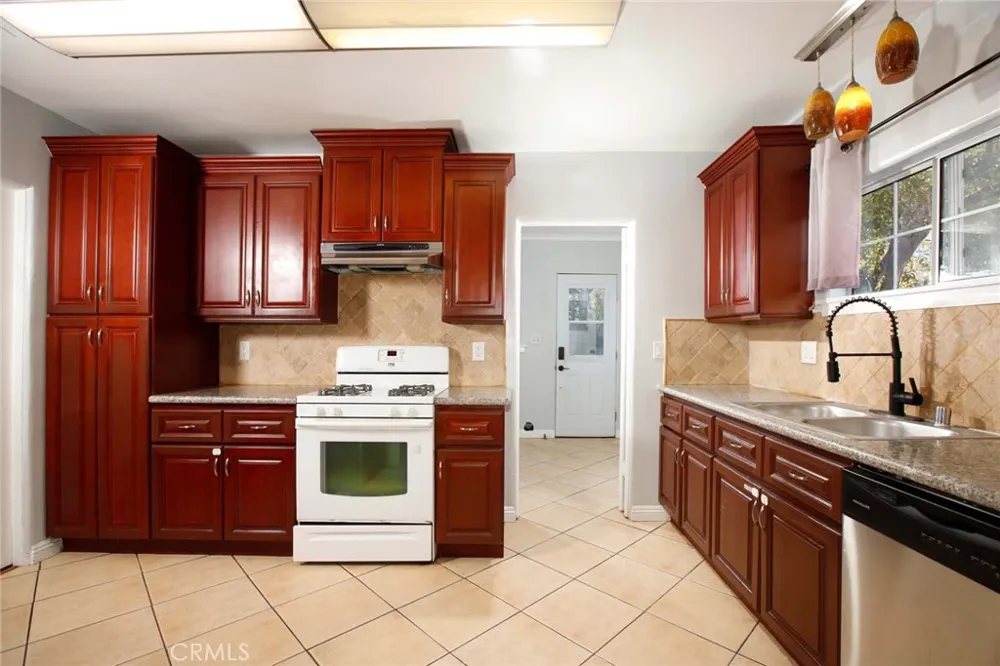 822 Monterey Glendale, CA 91206